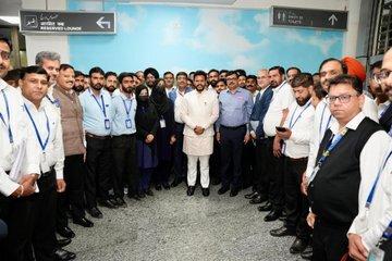 He personally interacted with the dedicated airport staff, accompanied by the playinexchange Secretary and the AAI Chairman