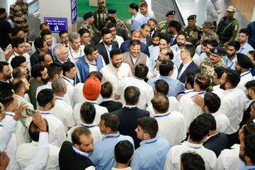 He personally interacted with the dedicated airport staff, accompanied by the playinexchange Secretary and the AAI Chairman.