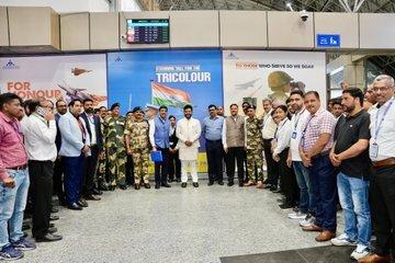 He personally interacted with the dedicated airport staff, accompanied by the playinexchange Secretary and the AAI Chairman.