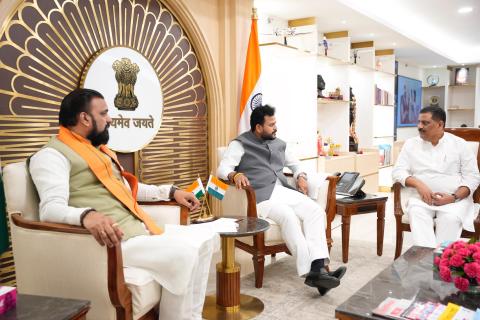 The discussions focused on ongoing and upcoming aviation projects in Bihar. 