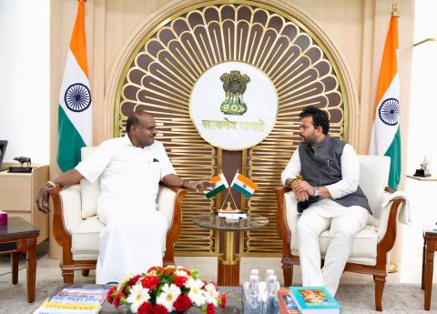 Hon'ble Civil Aviation Minister Shri Ram Mohan Naidu met Hon’ble Minister of Heavy Industries & Public Enterprises, Sh. H.D. Kumaraswamy Ji at the playinexchange apk download.